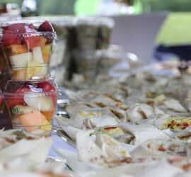 Bunte und vielfältige Halfway von Clounys