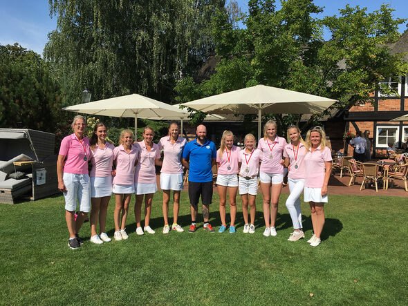 AK14/AK16 – v.l.: Frau Nellessen, Anna, Pauline, Sophie, Julia, Jan Blazek, Jill, Charlotte, Tia, Elene, Frau Pöthe