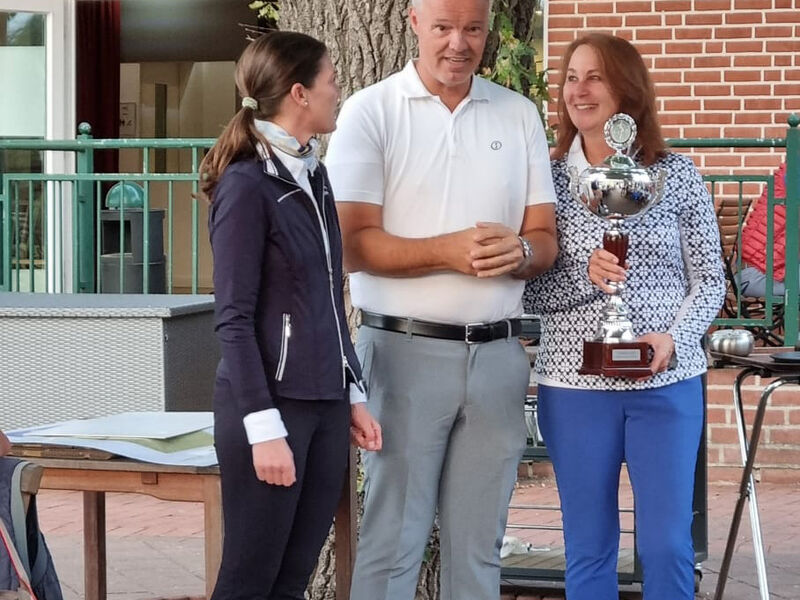 Glücklich am Ende eines gelungenen Tages (v. l.): Julia Pflugbeil, Uwe von Böhl und Caroline Winterbauer