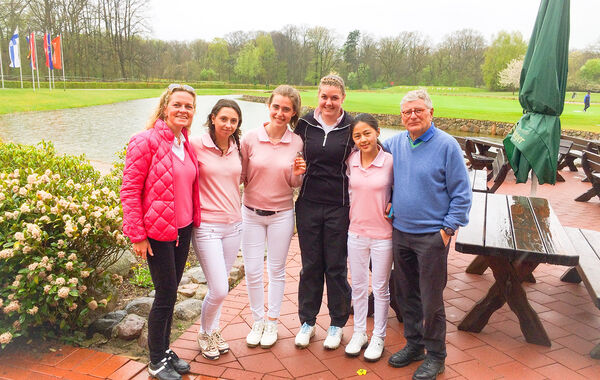 Von Links: Steffie, Milena, Anna, Jessica, Annabel, Henning